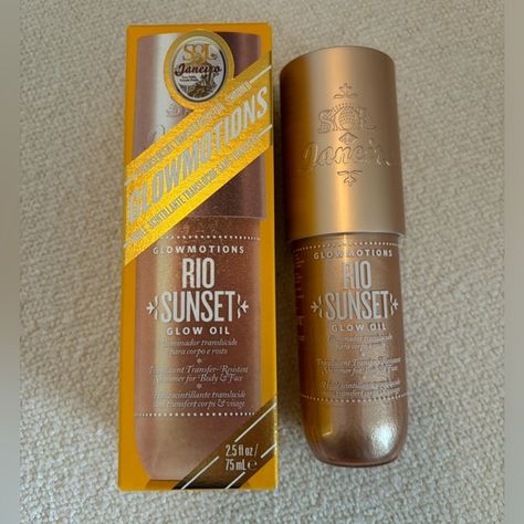 Sol de Janeiro Glowmotions Glow Body Oil in Rio Sunset (2.5 FL oz) Rio Sunset, Kylie Jenner Birthday, Matte Lipstick Colors, Kylie Makeup, Kylie Jenner Lipstick, Kylie Lips, Neutral Eyeshadow Palette, Sunset Glow, Birthday Makeup