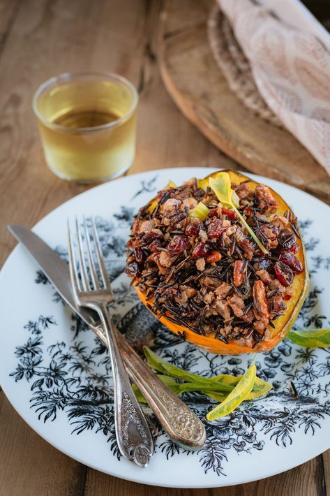 Sausage and Wild Rice Stuffed Acorn Squash - Rustic Joyful Food Wild Rice Stuffed Acorn Squash, Rice Stuffed Acorn Squash, Sausage Stuffed Acorn Squash, Thanksgiving Tables, Stuffed Peppers With Rice, Sausage Rice, Clean Meals, Stuffed Acorn Squash, Squash Varieties