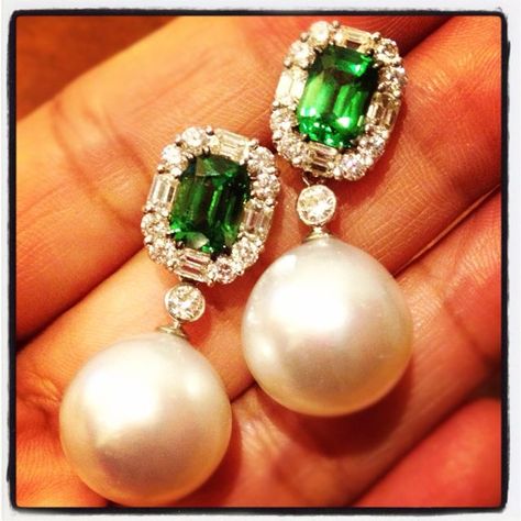 tsavorite with south sea pearl and diamond-earrings Earring Photography Ideas, Earring Photography, Yellow Diamond Jewelry, Round Diamond Earrings, Jewelry For Sale, Diamond Jewel, Pearl And Diamond Earrings, Oh Yes, Diamond Earring