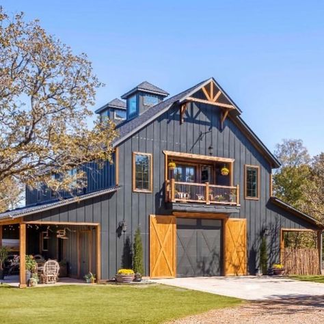 These gorgeous barn homes will have you rethinking your whole floor plan. Barn House Design, Barn Living, Pole Barn House Plans, Barn Style House Plans, Barndominium Floor Plans, Farmhouse Barndominium, Barn Design, Barn Style House, Metal Building Homes