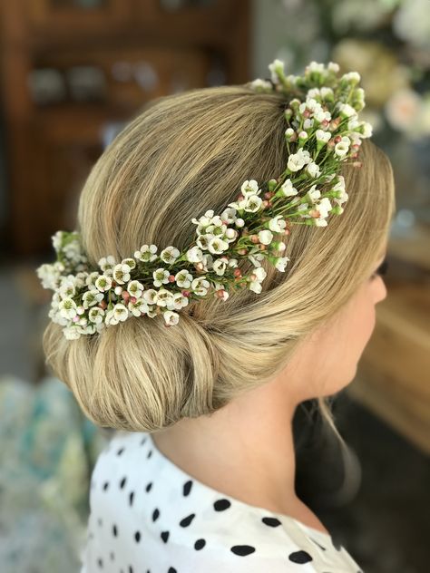 Waxflower Crown, Flower Crown Updo, Blonde Highlighted Hair, Fresh Flower Crown, Wax Flower Crown, Kids Gowns, Wedding Hairdos, Crown Hairstyle, Deer Wreath