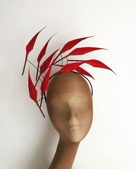 Feathered Headpiece, Fire Costume, Hats Design, Philip Treacy Hats, Cardboard Costume, Vintage Headpiece, Kentucky Derby Fascinator, Feather Headpiece, Philip Treacy