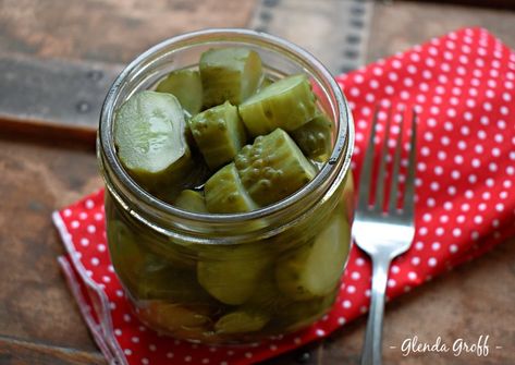 Seven Day Sweet Pickles THM-FP, Sugar-free, Low Carb | Around the Family Table – Food. Fun. Fellowship Crispy Pickles Recipe, Sweet Pickles Recipe, Baked Pickles, Around The Family Table, Thm Fp, Trim Healthy Mama Plan, Butter Pickles, Corn Relish, Canning Pickles