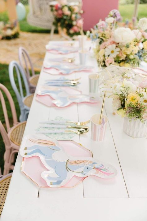 Feast your eyes on this whimsical Mary Poppins 1st birthday party! Love the table settings! See more party ideas and share yours at CatchMyParty.com Mary Poppins Party Decorations, Pastel Table Setting, Mary Poppins Birthday Party, Mary Poppins Birthday, Vintage Party Ideas, Disney Parties, Mary Poppins Party, Carousel Birthday Parties, Carousel Party