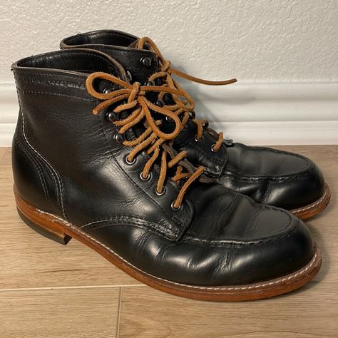 Wolverine 1000 Mile “Original” moc toe boot with leather sole. Size 8D Black 1000 Mile Boots, Wolverine 1000, Wolverine 1000 Mile, Moc Toe Boots, Toe Boots, Goodyear Welt, Nice Leather, How To Style, Boots