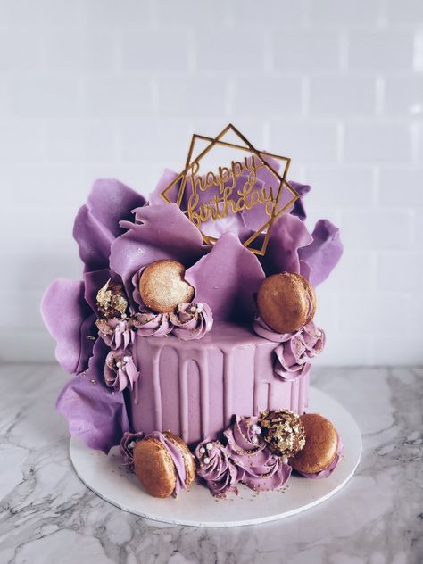 Mauve Birthday Cake, Modern Birthday Cakes, Bts Cake, Unique Birthday Cakes, Pastel Cakes, Simple Birthday Decorations, Halloween Food Treats, Ice Cake, Beautiful Birthday Cakes