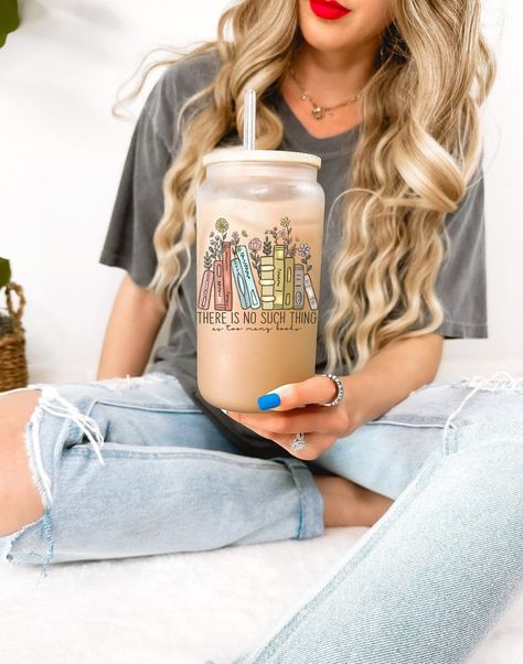 Book Lover 16oz Iced Coffee Cup Cold Drink Cup Frosted Can - Etsy Esthetician Gifts, Cups Tarot, Tech Gift, Writer Gifts, Lash Tech, Coffee Cup Gifts, Iced Coffee Cup, Artist Gifts, Bookish Gifts