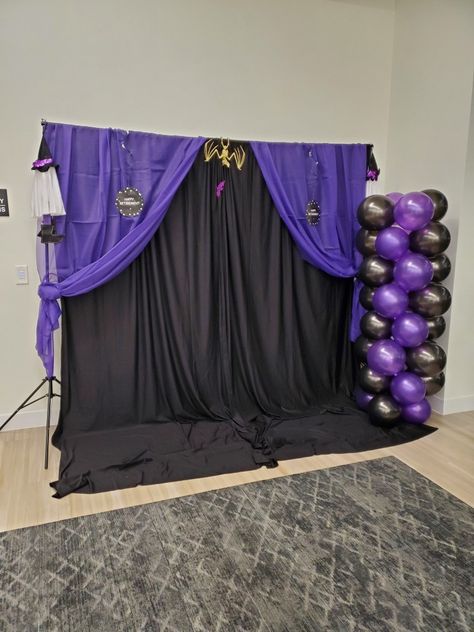 Black And Purple Backdrop, Purple And Black Backdrop, Purple Halloween Decorations, Graduation Backdrop, Simple Wedding Decorations, Prom Theme, Prom 2024, Boy Bedroom Design, Vendor Booth