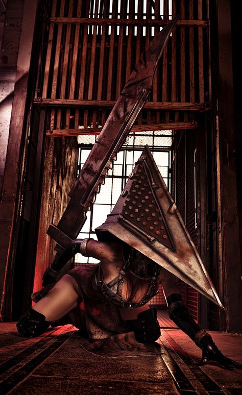 Pyramid Head Cosplay, Silent Hill Costume, Silent Hill Pyramid Head, Amazon Warrior Costume, Angelica Rose, Best Cosplay Ever, Elizabeth Bathory, Pyramid Head, Female Demons