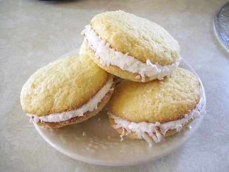 Whoopie Cookies, Banana Whoopie Pies, Whoopi Pies, Whoopee Pie, Whoopie Pie Recipe, Moon Pies, Amazing Cookies, Cookie Sandwiches, Pie Cookies