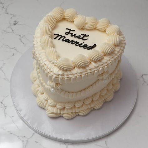 Just Married 🖤💍 - Cake Details - Size: Mini 6” (two layers) Add-ons: Pearls (edible) #seattle #cakes #wedding #weddingcake #seattlecakes #seattlewedding #seattleweddingcakes #justmarried #married #emmacakes #emmacakesseattle Just Married Heart Cake, Cakes Wedding, Heart Cake, Seattle Wedding, Add Ons, Just Married, Wedding Cakes, Seattle, Cake