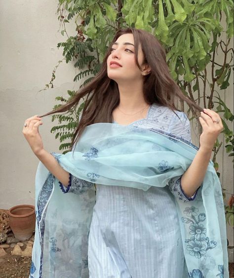 pakistani Nawal Saeed, Pakistani Women Dresses, Bollywood Girls, Pakistani Actress, Pakistani Dresses, Indian Dresses, Tie Dye Top, Desi, Tie Dye