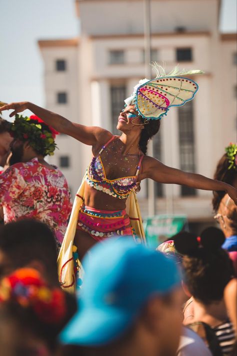 Rio Carnival Aesthetic, Brazil Carnival Aesthetic, Carnaval Aesthetic, Brazil Carnival Costume, Brazil Clothing, Carnival Rio, Rio Festival, Carnival Brazil, Queen Butterfly