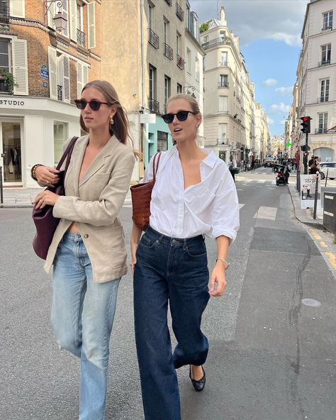 from a rainy Saturday afternoon | Instagram Cecilie Moosgaard, Style Wide Leg Jeans, Model Looks, Amazing Outfits, Models Off Duty, Look Here, 가을 패션, Minimalist Outfit, Spring Outfit