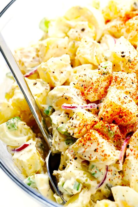 The BEST potato salad recipe!! Easy to make, naturally gluten-free, and always a crowd fave. Tips included for how to make yours with or without mayo, plus lots of other fun ingredients that you're welcome to add in (hello, bacon!). | gimmesomeoven.com #potato #salad #makeahead #side #potluck #summer #vegetarian #glutenfree Healthy Potato Salad Recipe, The Best Potato Salad, Best Potato Salad, Homemade Potato Salads, Best Potato Salad Recipe, Southern Potato Salad, Potato Salad Healthy, Make Ahead Salads, Vegan Potato Salads