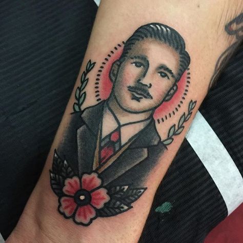 Traditional Tattoo Face, Angelique Houtkamp, Potrait Tattoo, Gentleman Tattoo, Small Traditional Tattoo, Tattoo Homme, Tattoo Sleeve Filler, Traditional Tattoo Old School, Serpent Tattoo