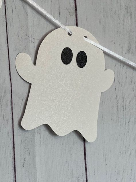 Rebecca Ann Designs Ghost Garland is sparkly and amazing! This garland is perfect for your Halloween Home Decor or even for a Halloween Party or Classroom Decor. This banner includes 8 of the Glittery Ghosts that are about 5 inches tall. Garland is ready to hang! Click here for more Halloween Decor: https://etsy.me/3FPqCM0 Ghost Banner, Ghost Garland, Bricolage Halloween, Cheap Halloween Decorations, Cute Halloween Decorations, Halloween Bunting, Ghost Party, Halloween Ghost Decorations, Hallowen Ideas