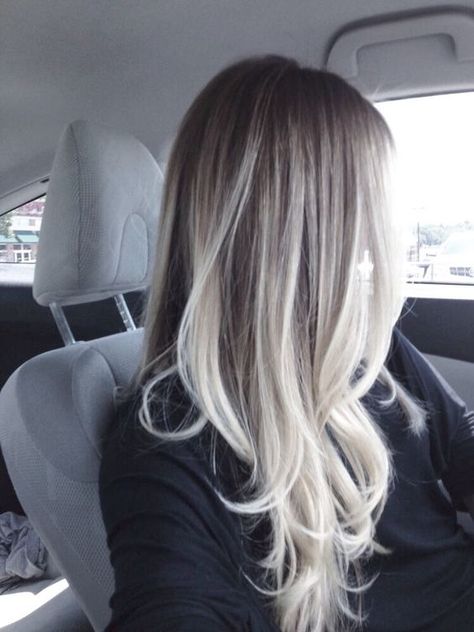 Platinum Blonde Balayage, Blonde Platinum, Blond Balayage, Beautiful Blonde Hair, Balayage Blonde, Medium Long Hair, Pinterest Hair, Blonde Hair With Highlights, Platinum Blonde Hair