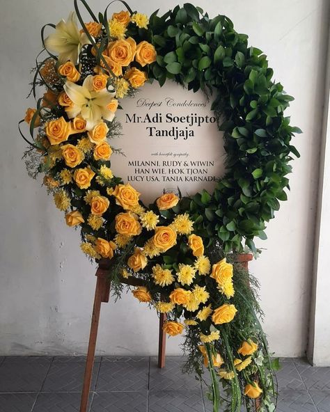 Fruit Flower Basket, Creative Wreaths, Gubahan Bunga, Grave Flowers, Cemetery Decorations, Grave Decorations, Memorial Flowers, Cemetery Flowers, Sympathy Flowers