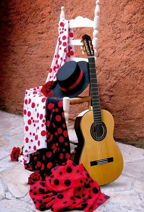 Spanish Party Decorations, Spain Theme Party, Spanish Themed Party, Spain Party, Flamenco Party, Paella Party, Spanish Party, Spanish Classroom Decor, Flamenco Costume