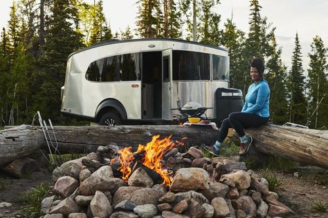 Airstream Basecamp, Aluminum Trailer, Tiny Trailers, Small Trucks, Airstream Trailers, Mid Size Suv, Look Retro, Explore Nature, Big Adventure