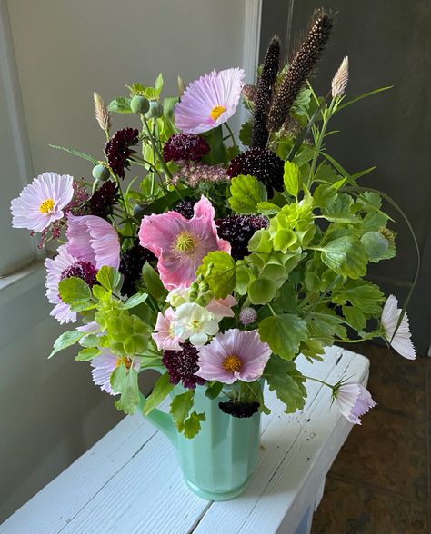 Cosmos with Bells of Ireland Bells Of Ireland Bouquet, Bells Of Ireland Arrangement, Bells Of Ireland, Cosmos Bouquet, Succulent Bouquet Wedding, Vintage Bouquet, Summer Bouquet, Succulent Wedding, Summer Floral