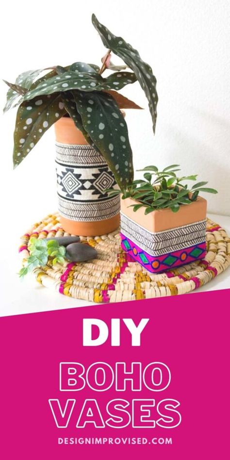 DIY boho terracotta planters Diy Crafts Vases, Boho Vases, Vases Design, Vases For Flowers, Boho Vase, Boho Crafts Diy, Easy Diy Decor, Vase Crafts, Diy Boho