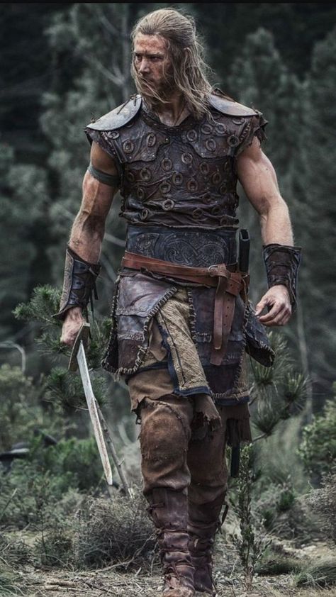 Viking Outfit Male Warriors, Viking Fashion Men, Norse Outfits Male, Celtic Warriors Men, Man Walking Reference, Viking Outfit Male, Beard King, Aegon Targaryen, Costume Viking