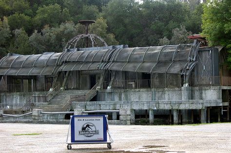 Jurassic Park 2 | One of the structures from Jurassic Park 2… | Caribb | Flickr Dino Island, Universal Hollywood, World Movies, Autumn Lake, The Lost World, Universal Studios Hollywood, Jurassic Park World, Studio Tour, Jurassic Park