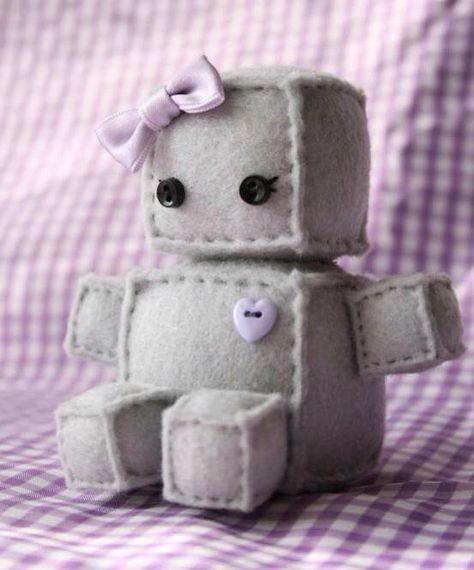 Robot Couture Bb, Felt Diy, Felt Dolls, Felt Toys, Cute Crafts, Felting Projects, Softies, Craft Inspiration, Stuffed Toys Patterns