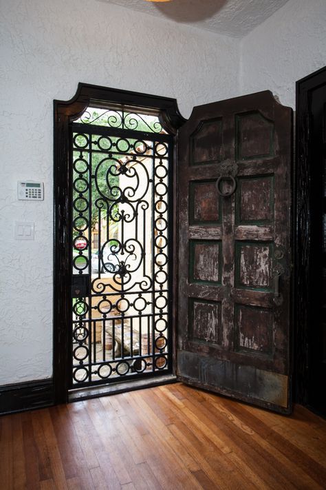 Rustic Door Porte In Ferro, Spanish Interior, Modern Garage Doors, Iron Front Door, Spanish Decor, Wrought Iron Gate, Garage Door Design, Spanish Style Home, Spanish Style Homes