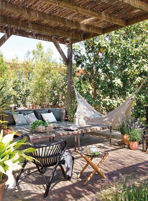 25 Gorgeous Bohemian Patio Ideas For An Outdoor Sanctuary Patio Bohemio, Camping Hammock Ideas, Bohemian Patio, Pergola Diy, Backyard Hammock, Railing Ideas, Indoor Hammock, Patio Pergola, Pergola Garden