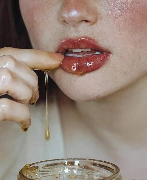 Honey Photography People, Honey On Lips, Honey Photoshoot, Honey Lips, Xenia Lau, Honey Photography, Honey Packaging, Harley Quinn Comic, Beautiful Photoshoot Ideas