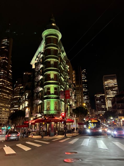 ig: sidneycastagna San Francisco Nightlife, San Francisco Night Aesthetic, San Francisco Aesthetic, San Francisco Pictures, San Francisco Downtown, San Francisco At Night, San Francisco Apartment, Aesthetic Downtown, Downtown San Francisco