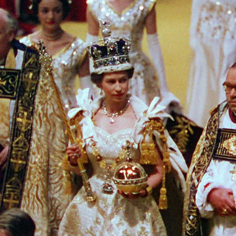 Queen Elizabeth 2, Queen's Coronation, Rainha Elizabeth Ii, Royal Family England, Reine Elizabeth, Lady In Waiting, Elisabeth Ii, Isabel Ii, Queen Of England