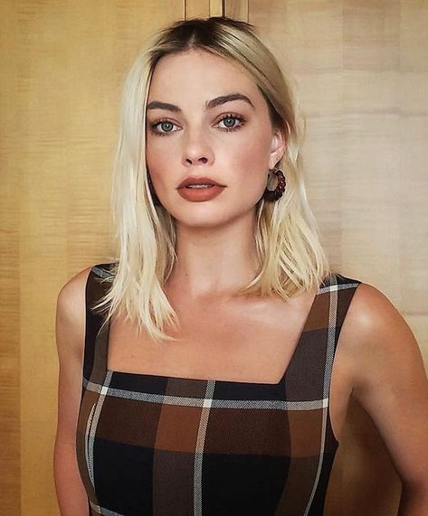 best of margot on Twitter: "Margot Robbie by Pati Dubroff… " Margot Robbie Photoshoot, Margot Robbie Style, Leto Joker, Margot Robbie Harley Quinn, Margot Robbie Harley, Dyed Blonde Hair, Sharon Tate, Bleach Blonde, Blonde Wig