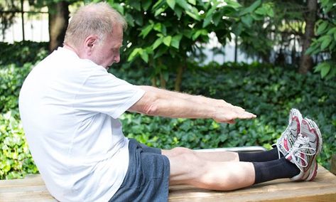 How ham string stretches will help a 60-year-old man touch his toes Stretching For Flexibility, Do Splits, Hyperbolic Stretching, How To Relax Yourself, Stretching Program, Static Stretching, Hip Opening Yoga, Flexibility And Mobility, Strength Program