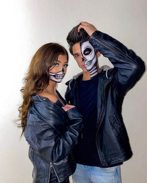 Loren Gray Halloween, Halloween Skeleton Makeup, Grey Brown Hair, Amstaff Puppy, Carter Reynolds, Taylor Caniff, Skeleton Makeup, Grey Pictures, Brent Rivera