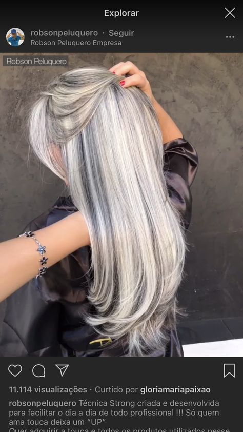 Silver Hair Women, Light Grey Hair, Grey Hair With Highlights, White Hair Highlights, Long Grey Hair, Grey Hair Journey, Silver White Hair, Grey Hair Looks, Grey Hair Transformation