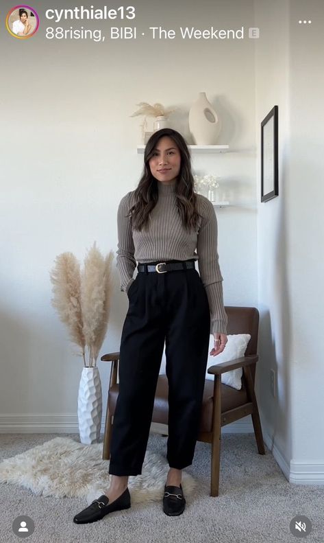 Black Turtleneck Business Casual, Black Cargo Pants Work Outfit, Black Carrot Pants Outfit, Cargo Pants Work Outfit Women, Black Winter Workwear Cargo Pants, Business Casual High-waisted Cargo Pants For Fall, Zara Black Business Casual Dress Pants, Zara Black Business Casual Pants, Carrot Pants Outfit