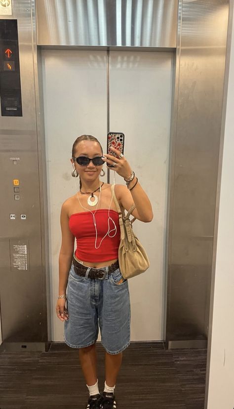 @iamlindsayy Jorts Outfit, 90s Summer, Outfit Denim, Fits Clothes, Fire Fits, Rock A, Summer Look, Mode Inspiration, Spring Summer Outfits