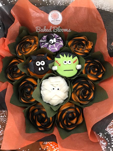 Halloween Boo-quet! www.bakedblooms.com Halloween Cupcake Bouquet, Halloween Flower Cupcakes, Frosting Ideas, Succulent Cupcakes, Postres Halloween, Cupcake Bouquets, Floral Cupcakes, Halloween Flowers, Avatar 2