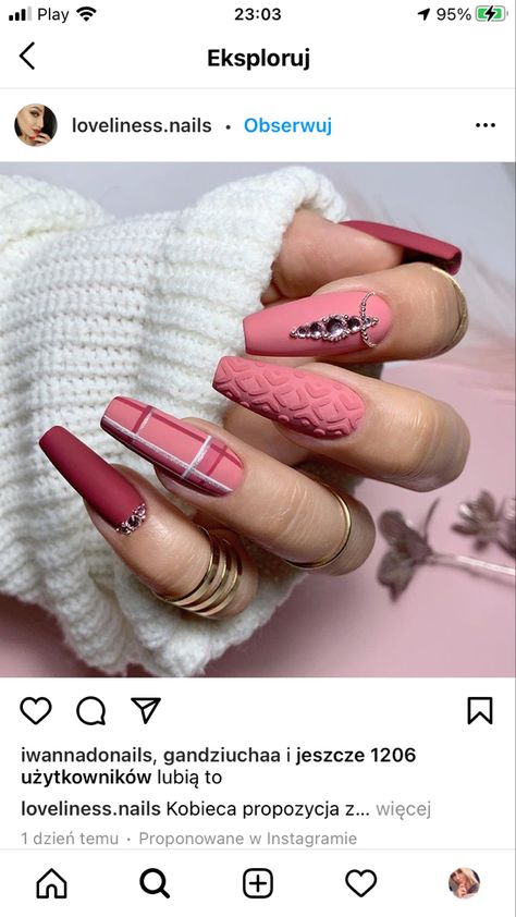 Pink November Nails, Pink Sweater Nail Designs, Pink Turkey Nails, Pink Plaid Nails Acrylic, Pink Plaid Nail Designs, Fall Nail Sweater Designs, Pink Burberry Nails, Pink And Brown Plaid Nails, Pink Nails Trendy