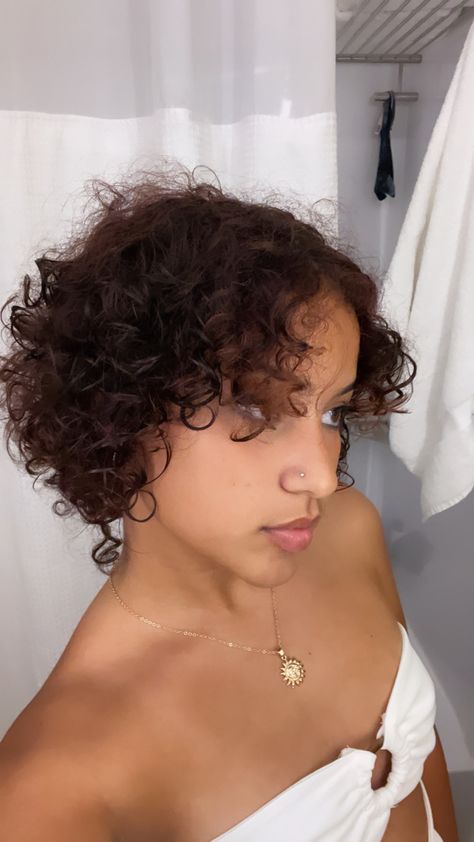 Ear Length Curly Hair, Curly Hair Baby, Short Curly Cuts, Funky Hair Colors, Finger Waves Short Hair, Short Natural Curly Hair, Natural Curly Hair Cuts, Mixed Curly Hair, Dyed Hair Inspiration