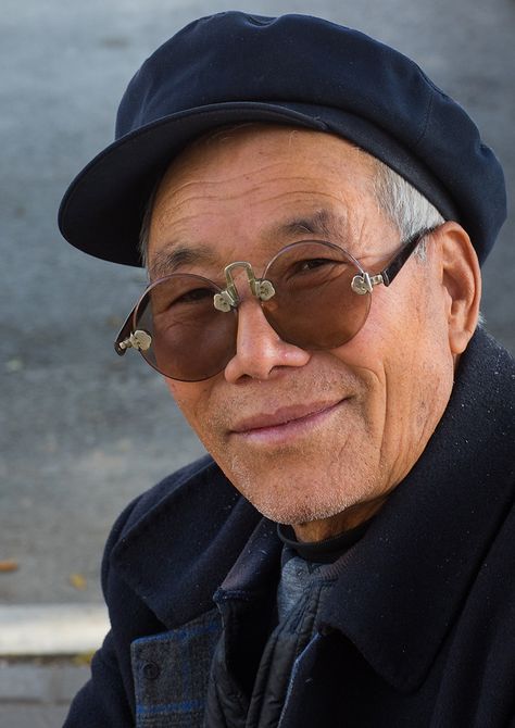 Old Chinese Man, Chinese Men, Eric Lafforgue, Chinese Man, Man Fashion, Old Man, Old Men, Round Sunglass Men, Square Sunglasses Men