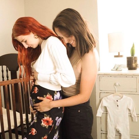 Wlw Pregnancy, Kylie Jenner Pregnant, Kara Danvers Supergirl, Woman Loving Woman, Girlfriend Goals, Alternative Girls, Couples In Love, Girls In Love, Photo Instagram