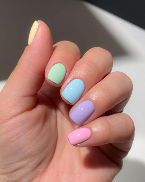 Pastel Nails Multicolor, Pastel Nails Gel, Summer Pastel Nails Short, Kids Spring Nails, Pastel Gel Nails Short, Dip Nails For Summer, Cute Summer Dip Nails, Nail Ideas Kids, Multicolor Nails Summer