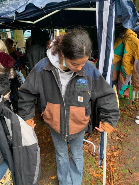 Flea Market Outfit, Market Outfit, Winter 23, Fashion Autumn, Autumn Aesthetic, Aesthetic Outfits, Flea Market, Rain Jacket, Fall Outfits