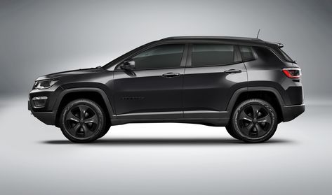 Jeep Compass ganha série especial Night Eagle | Quatro Rodas Jeep Compass 2022, Jeep Compass Sport, Suv Comparison, Moving Van, Toyota Rav4 Hybrid, Rav4 Hybrid, Mitsubishi Outlander Sport, Outlander Sport, Small Suv