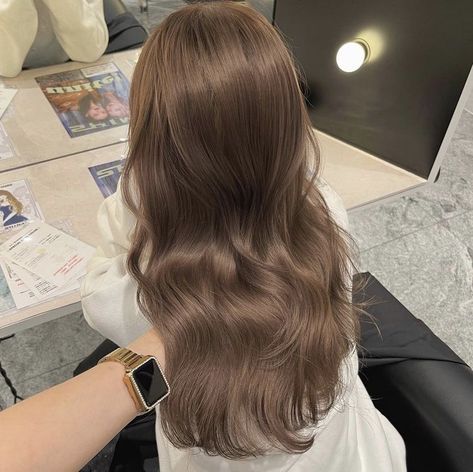 Dust Ash Hair, Ash Hair Color Ideas, Tone Brown Hair, Kpop Hair Color, Cool Brown Hair, Pelo Cafe, Hair Color Asian, Beige Hair, Korean Hair Color